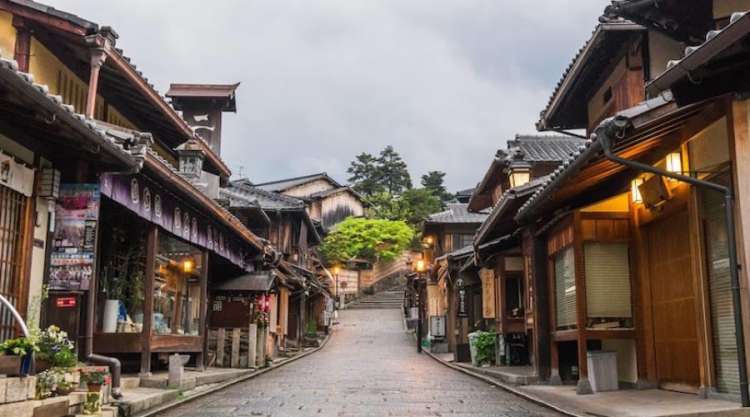 Takayama - via cittadina